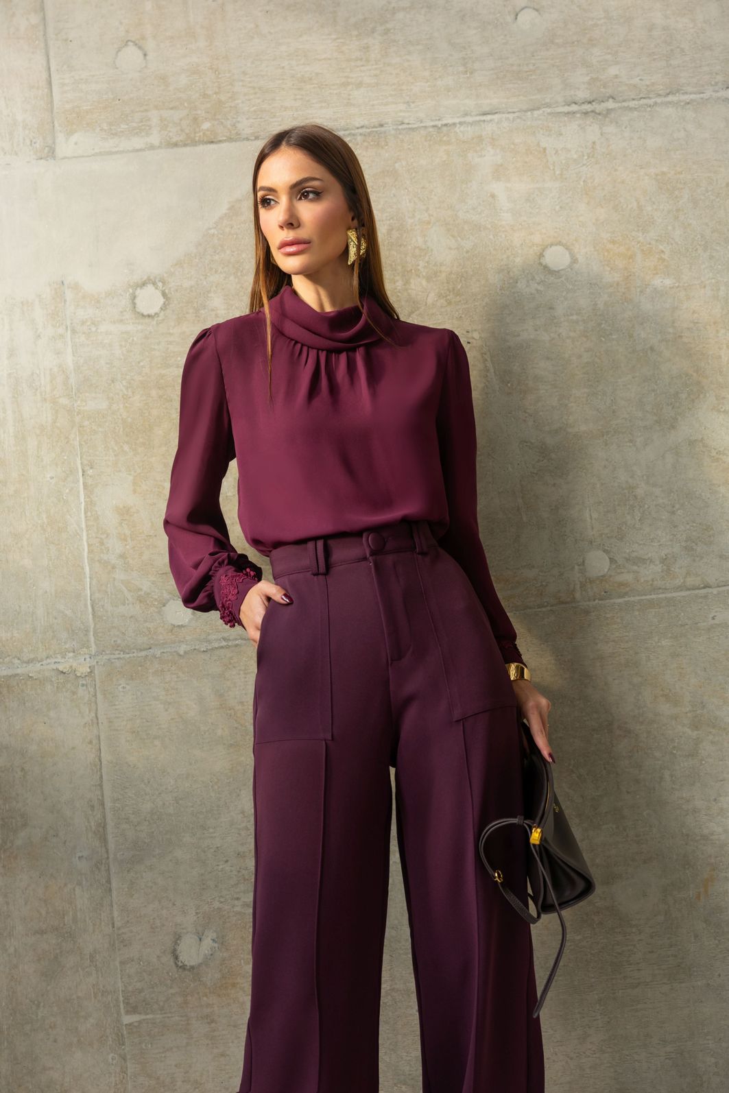 Blusa Crepe Detalhe Punho Flor - Milalai