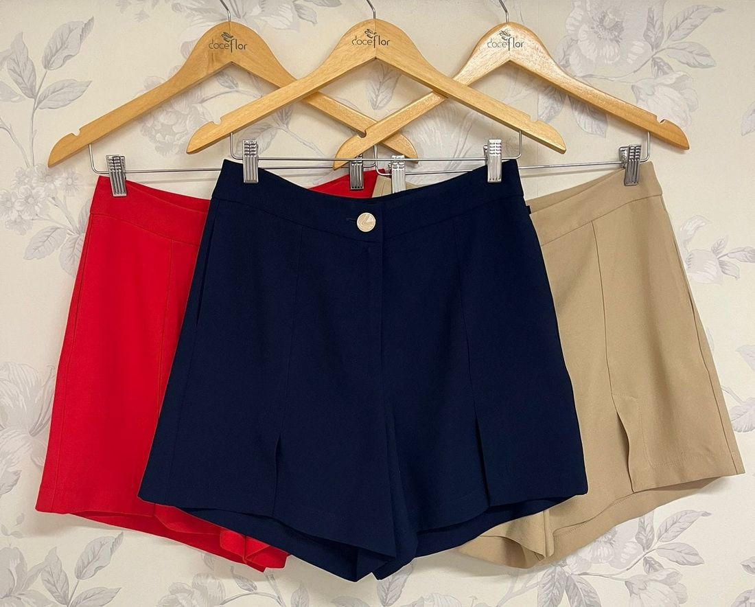 Short com Fendas - Doce Flor Short com Fendas - Doce Flor