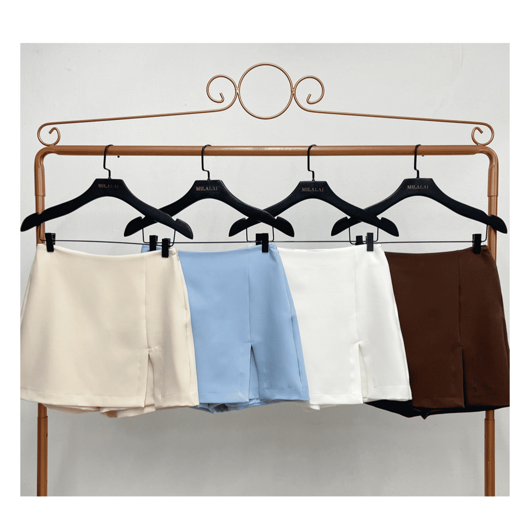 Shorts Saia Feminino em Alfaiataria com Fenda Frontal - Milalai