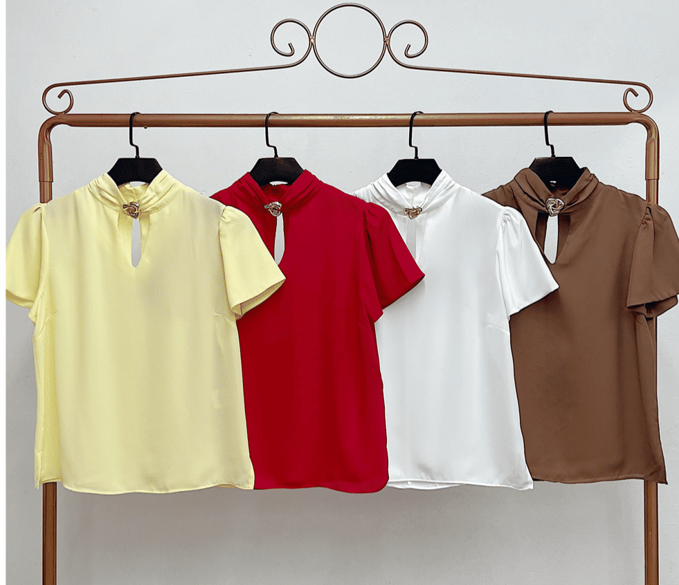 Blusa Fivela Dourada Gola - Milalai Blusa Fivela Dourada Gola - Milalai