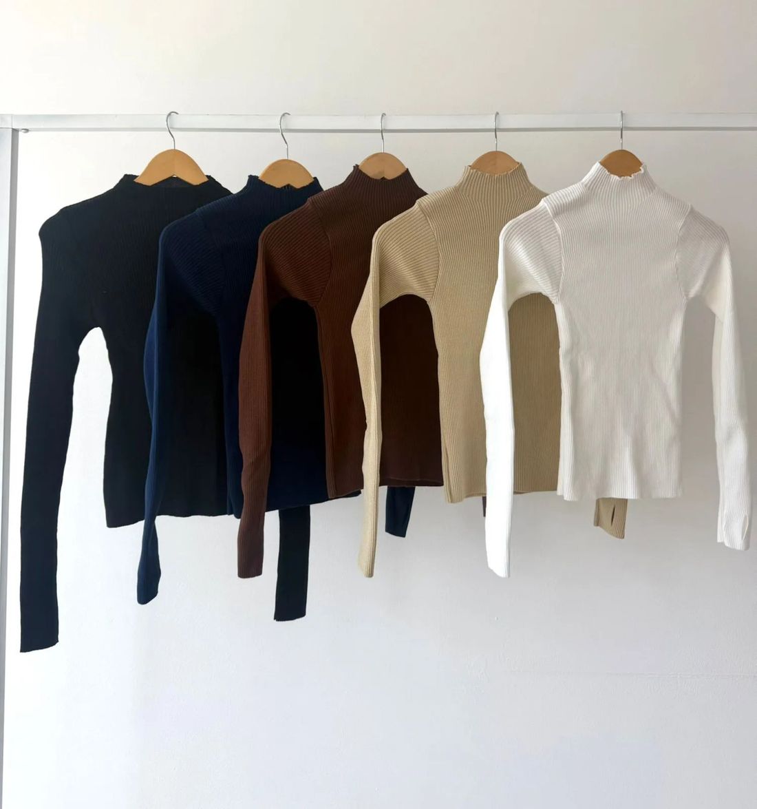 Blusa Feminina Cacharrel Canelada em Tricot Modal Dedinho Blusa Feminina Cacharrel Canelada em Tricot Modal Dedinho