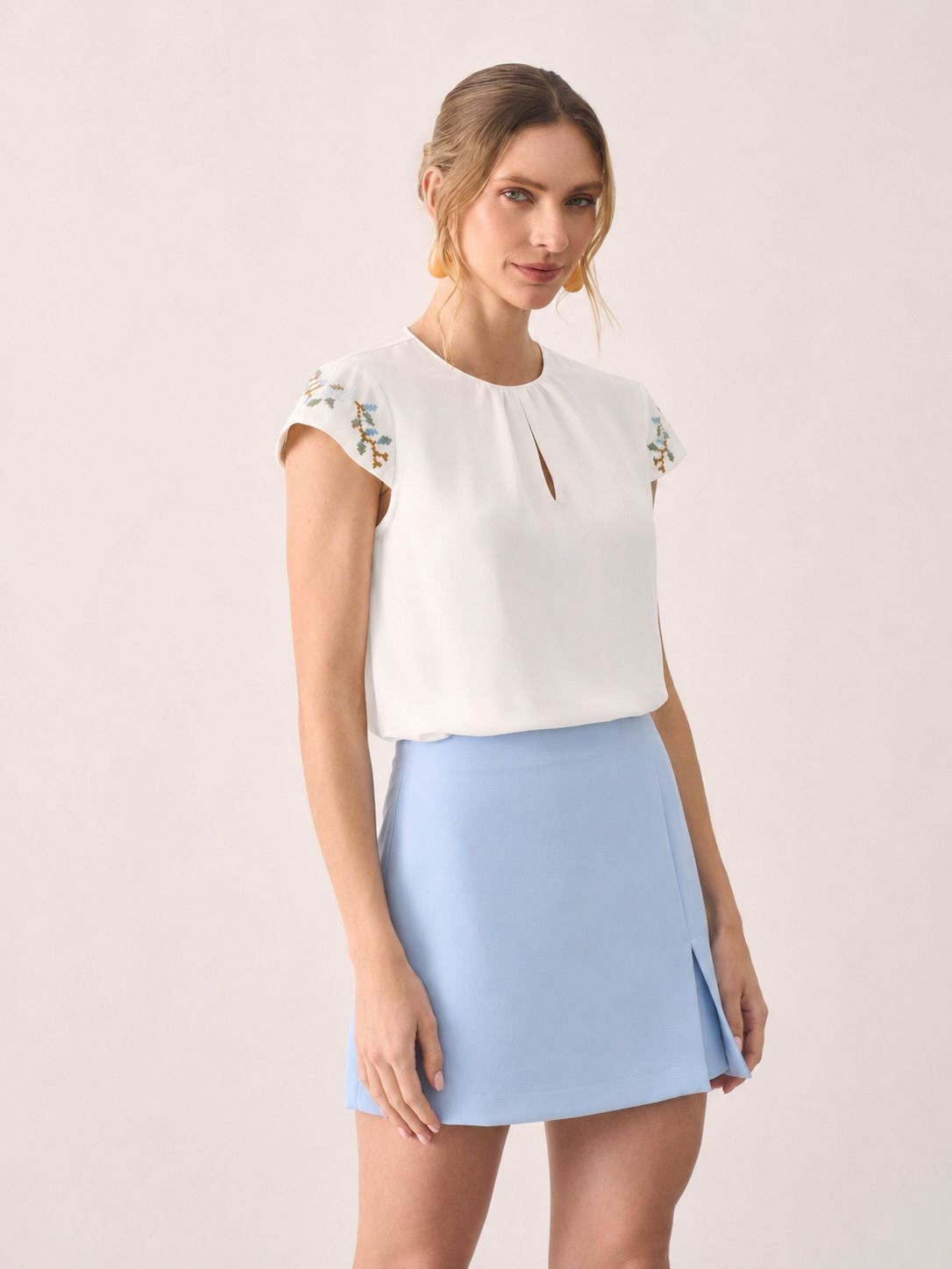Blusa Crepe Manga Bordada - Milalai
