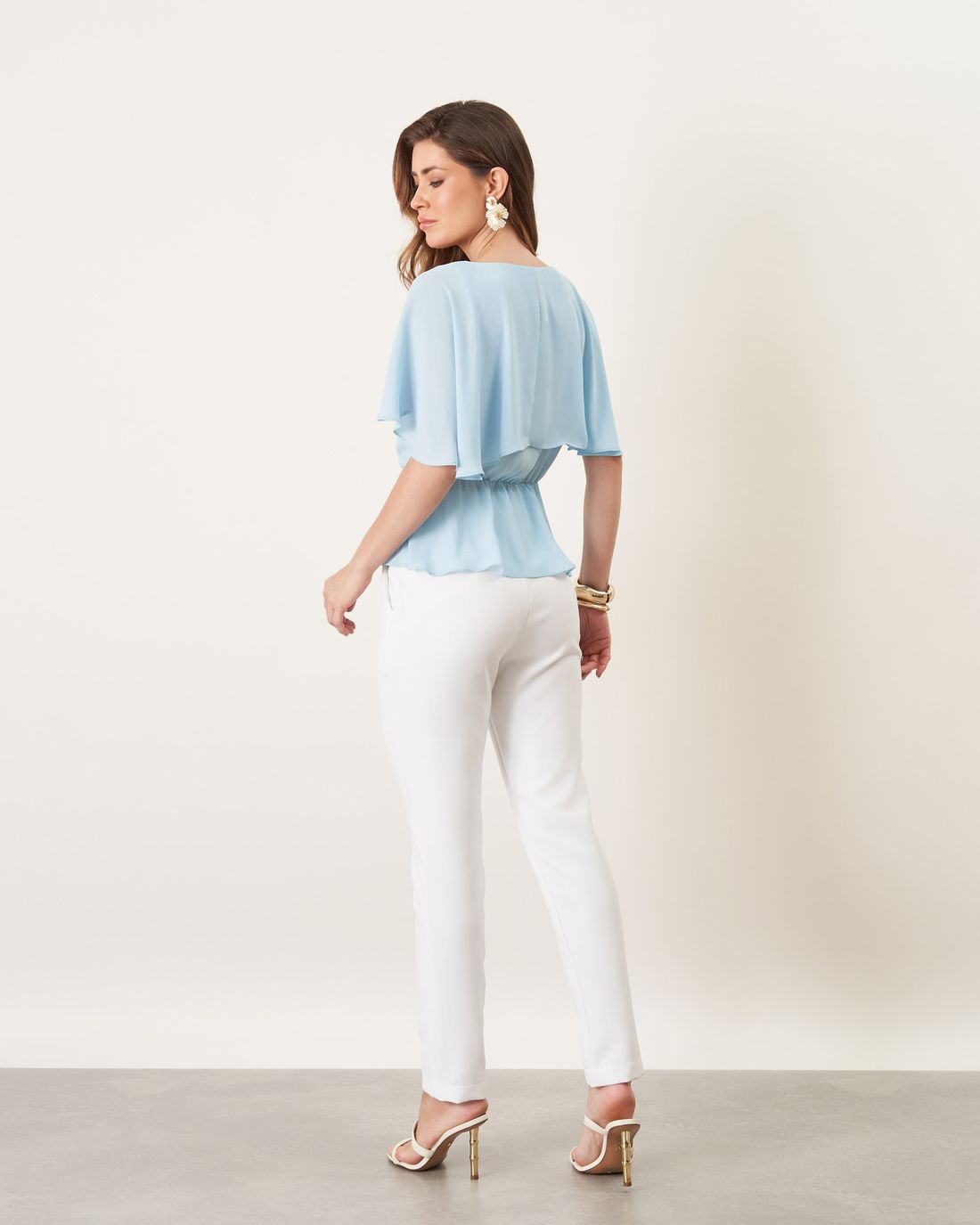 Blusa Crepe Capa Com Pregas - Milalai Blusa Crepe Capa Com Pregas - Milalai