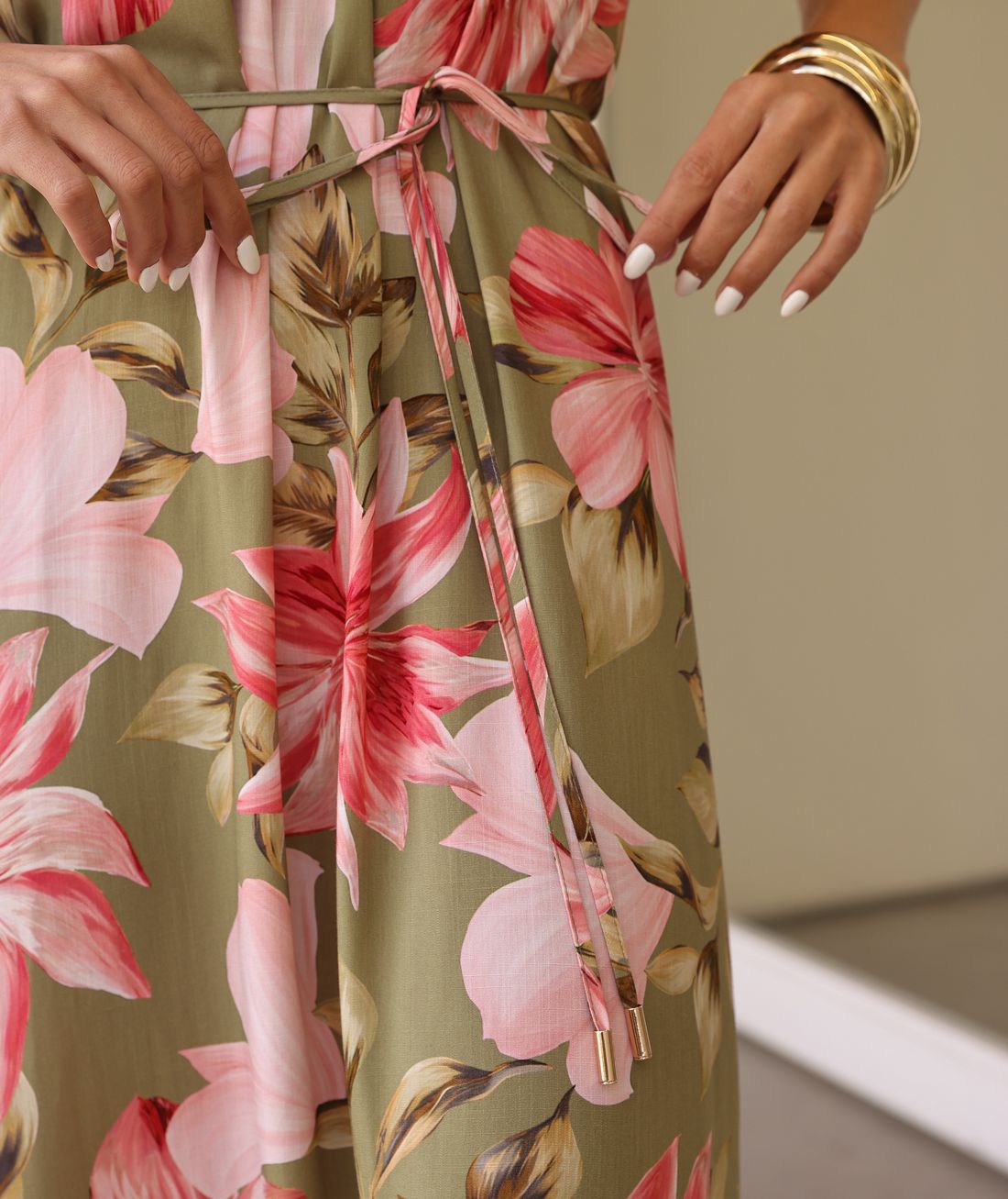 Vestido Longo Maxi Floral Com Amarração - Doce Flor Vestido Longo Maxi Floral Com Amarração - Doce Flor