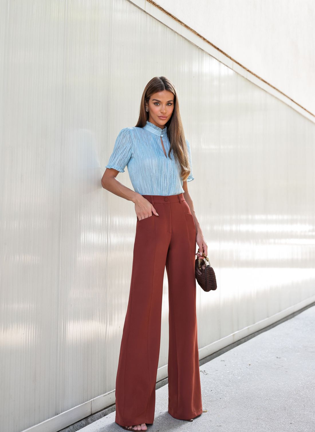 Calça Wide Leg Com Recorte Bolso - Doce Flor