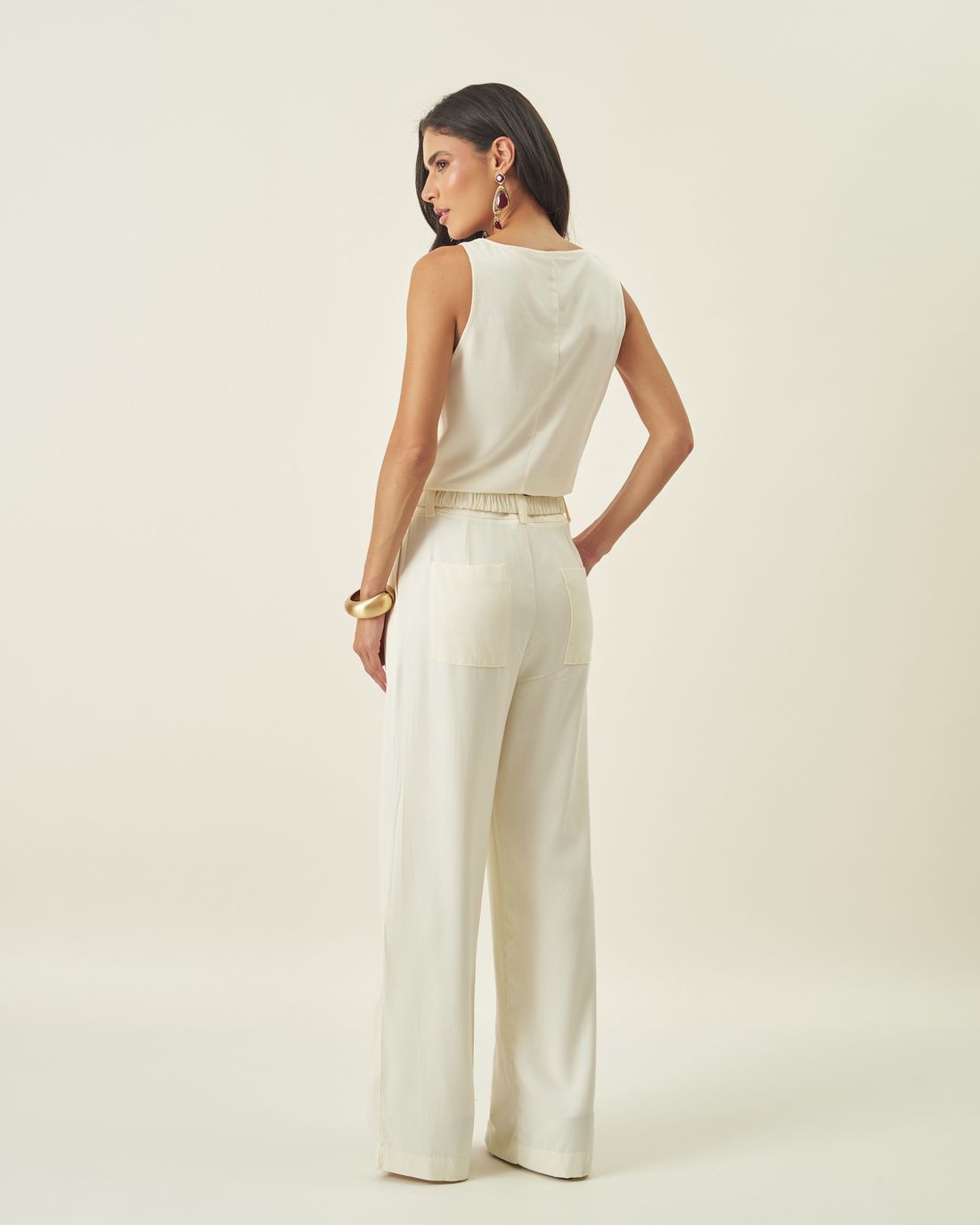 Regata Feminina Viscose Sarja Gola Degagê - Milalai Regata Feminina Viscose Sarja Gola Degagê - Milalai