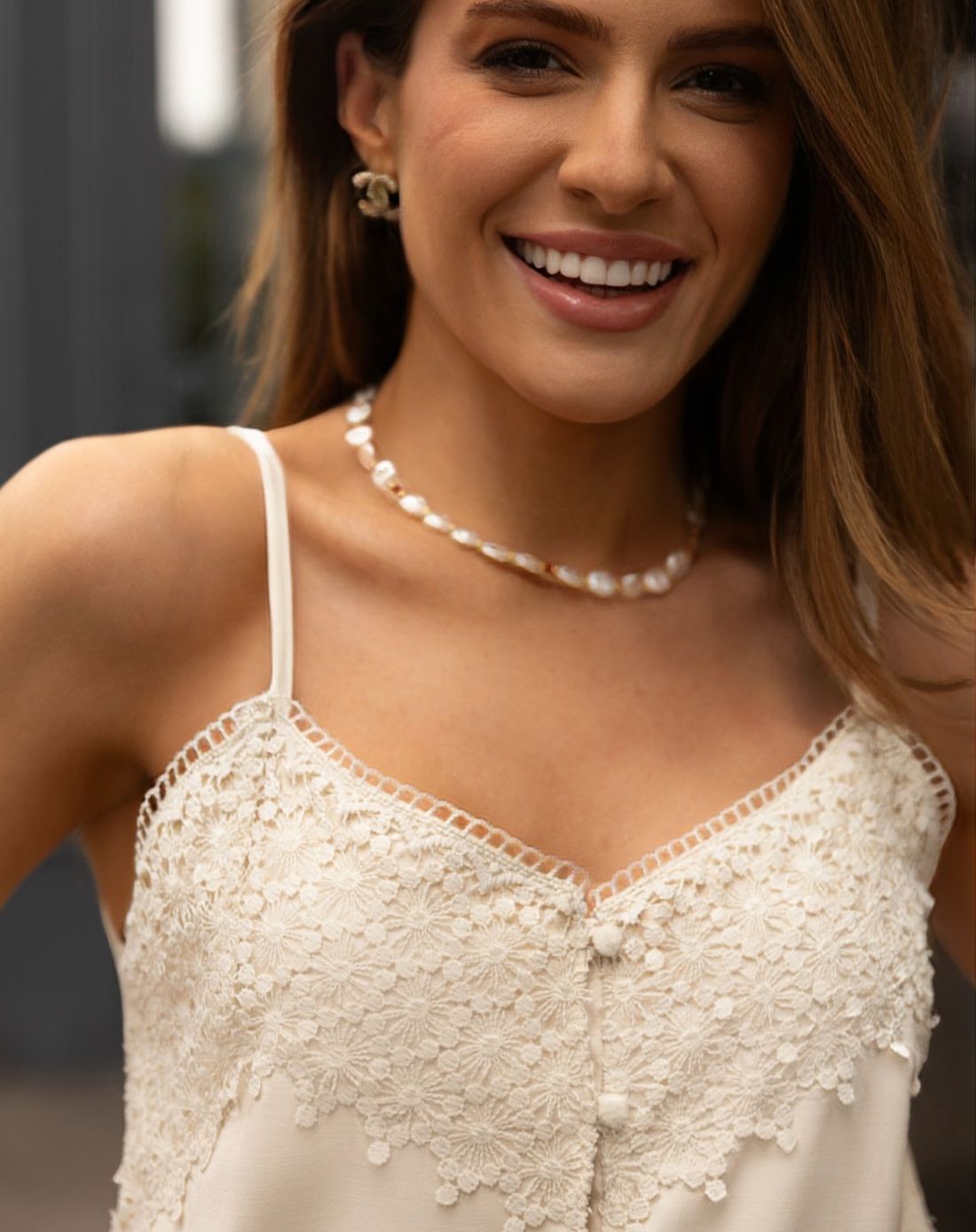 Regata Renda No Decote E Botões - Doce Flor