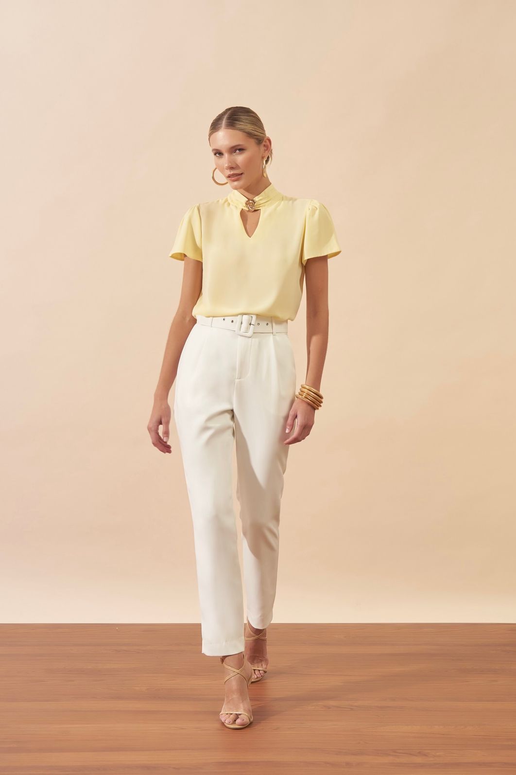 Blusa Fivela Dourada Gola - Milalai Blusa Fivela Dourada Gola - Milalai