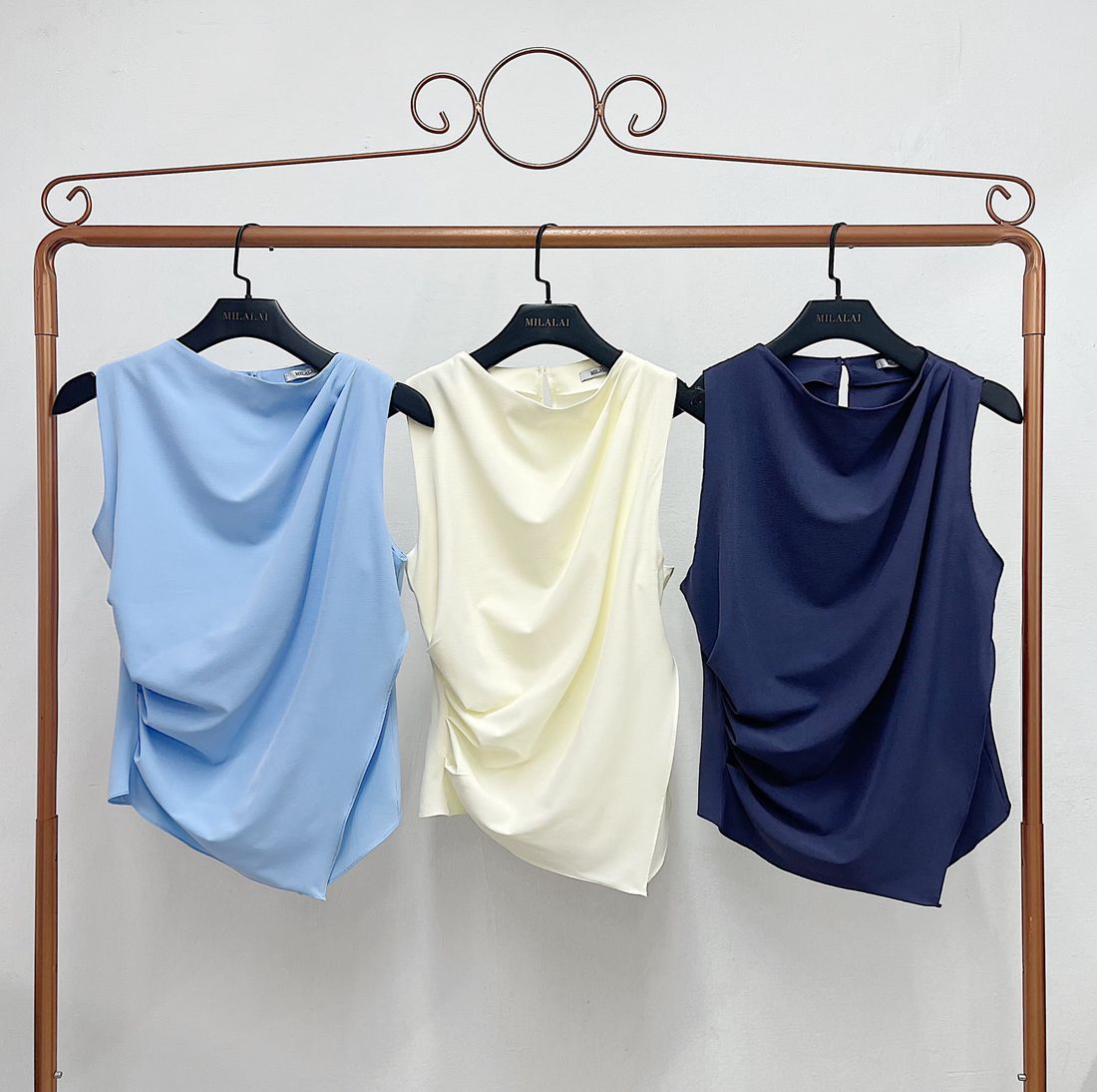 Regata Crepe Royal Transpassado Drapeado - Donna Ritz Regata Crepe Royal Transpassado Drapeado - Donna Ritz