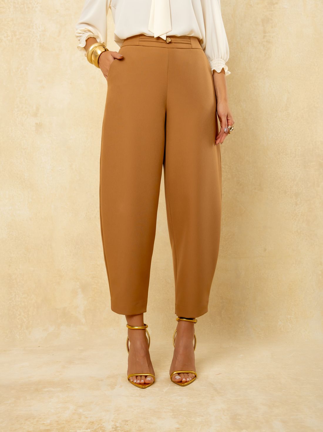 Calça Feminina de Alfaiataria Balloon - Doce Flor Calça Feminina de Alfaiataria Balloon - Doce Flor