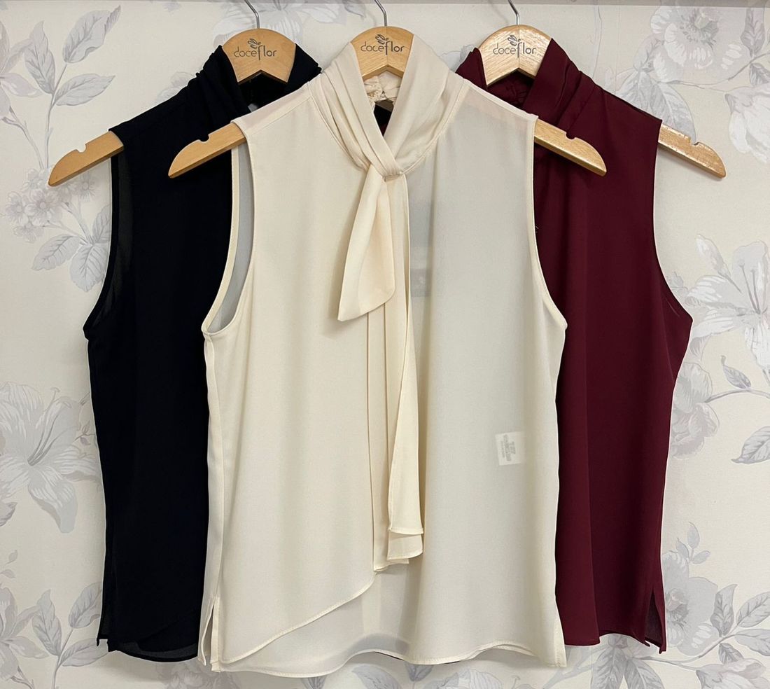 Blusa Crepe Gola Alta Camada - Doce Flor Blusa Crepe Gola Alta Camada - Doce Flor