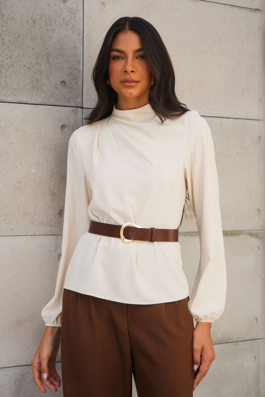 Blusa Crepe Assimétrica Com Pregas - Donna Ritz Blusa Crepe Assimétrica Com Pregas - Donna Ritz