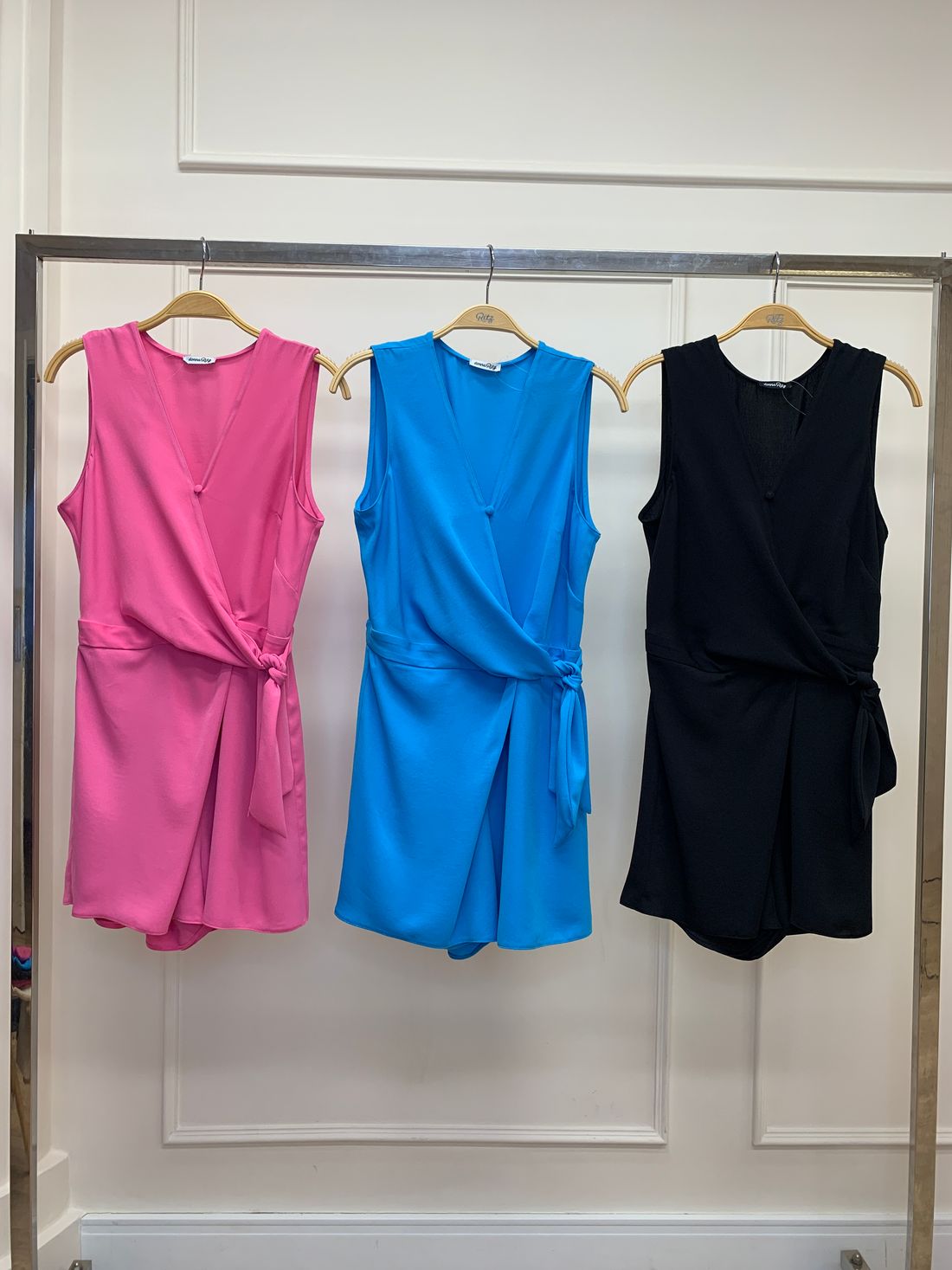 Macaquinho Twill Transpassado Donna Ritz Macaquinho Twill Transpassado Donna Ritz