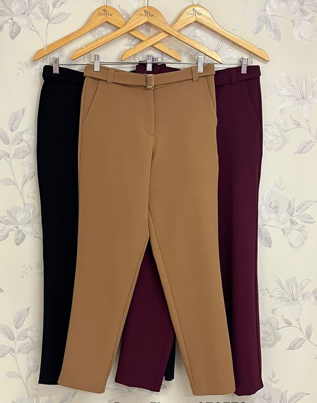 Calça Com Bolsos e Cinto - Doce Flor