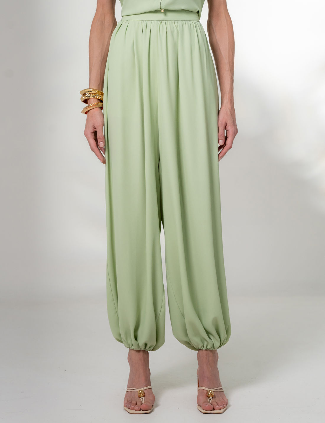 Calça Aladim Ísis Crepe - Unique Chic Calça Aladim Ísis Crepe - Unique Chic