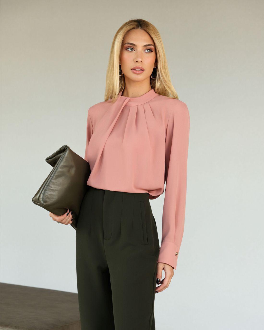 Blusa Crepe Drapeado e Pregas - Milalai Blusa Crepe Drapeado e Pregas - Milalai