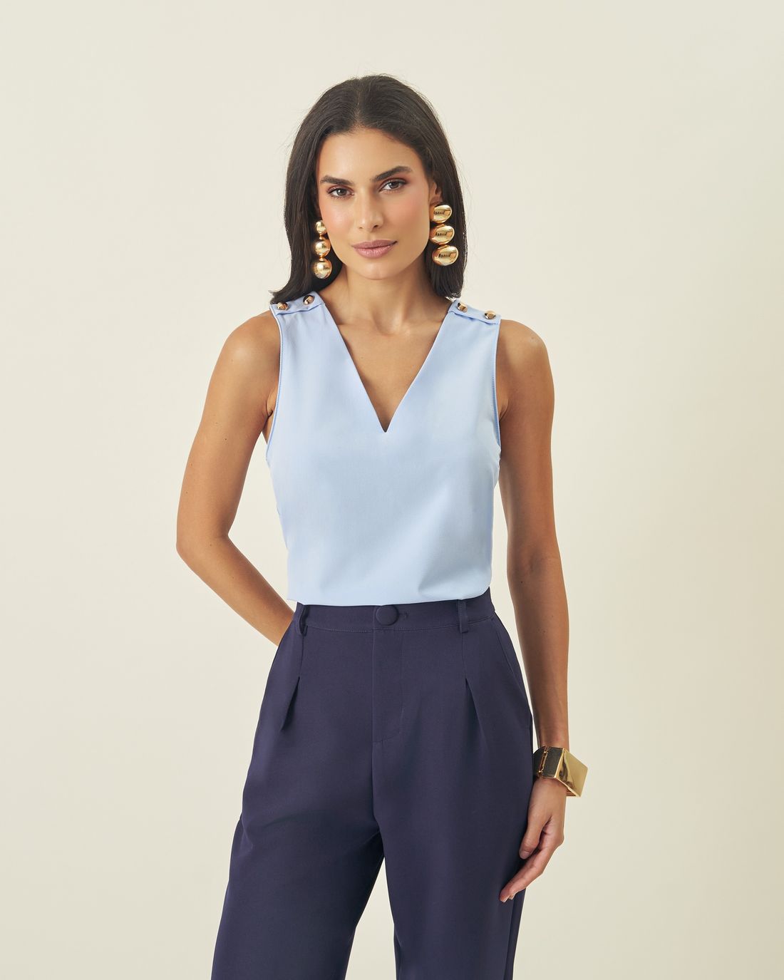 Regata Crepe Botão Exclusivo Ombros - Milalai Regata Crepe Botão Exclusivo Ombros - Milalai