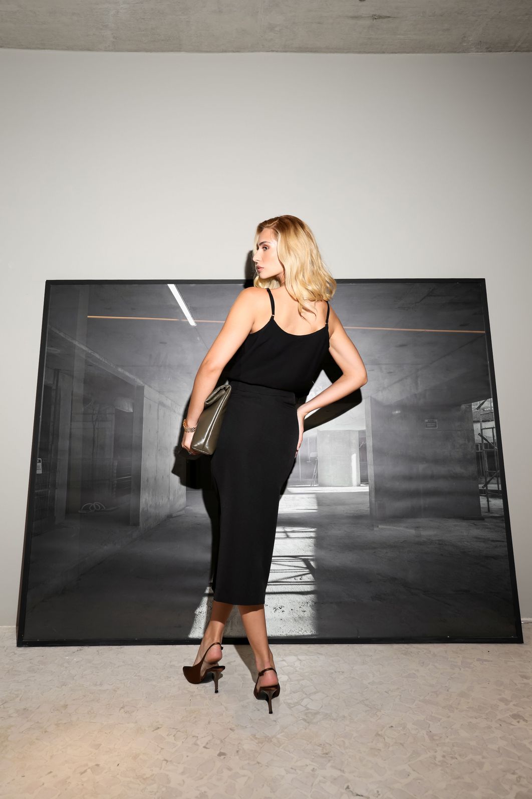 Saia Midi Lápis Com Fenda - Doce Flor