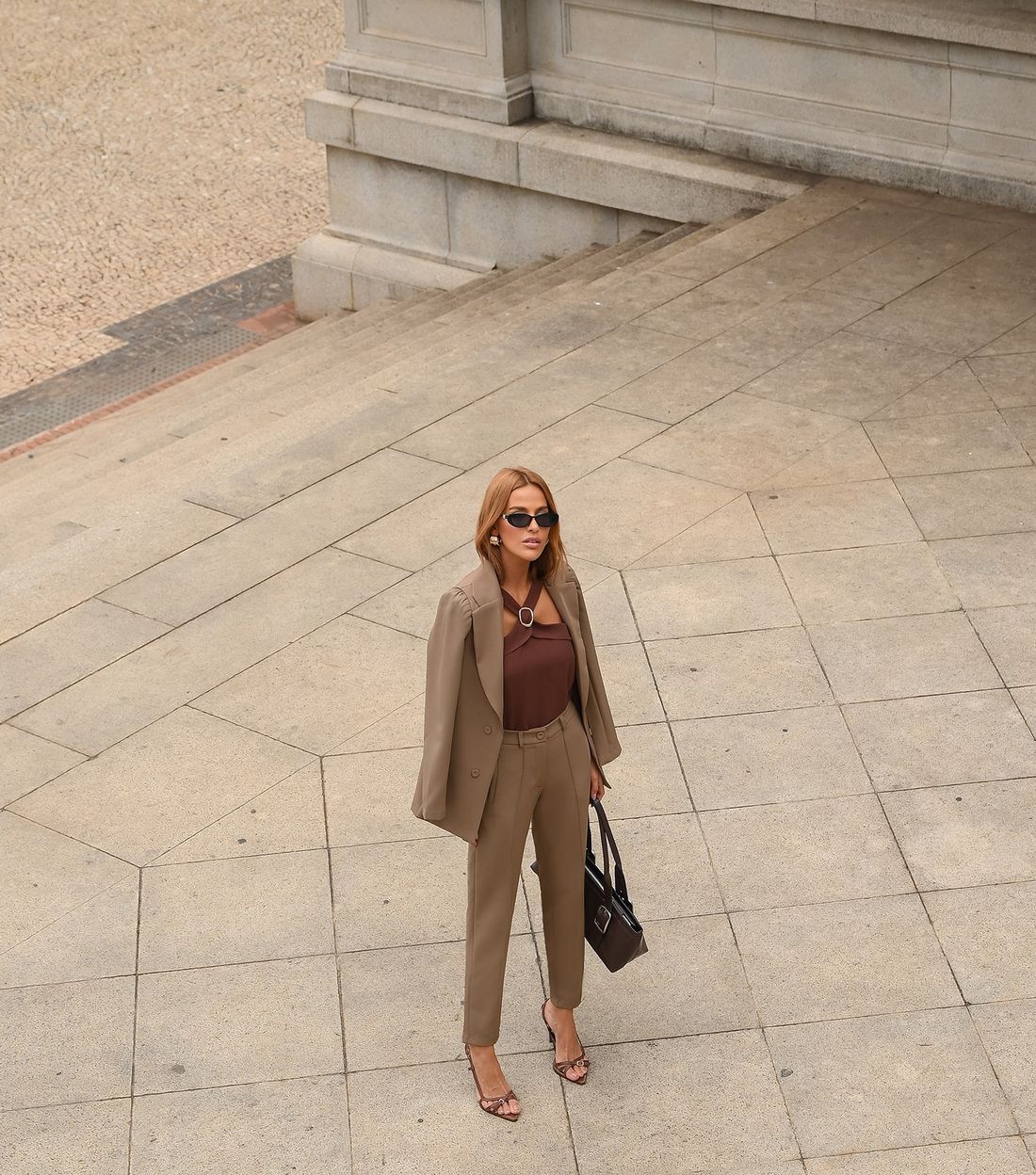 Blusa Cavada Com Detalhe Fivela - Doce Flor Blusa Cavada Com Detalhe Fivela - Doce Flor