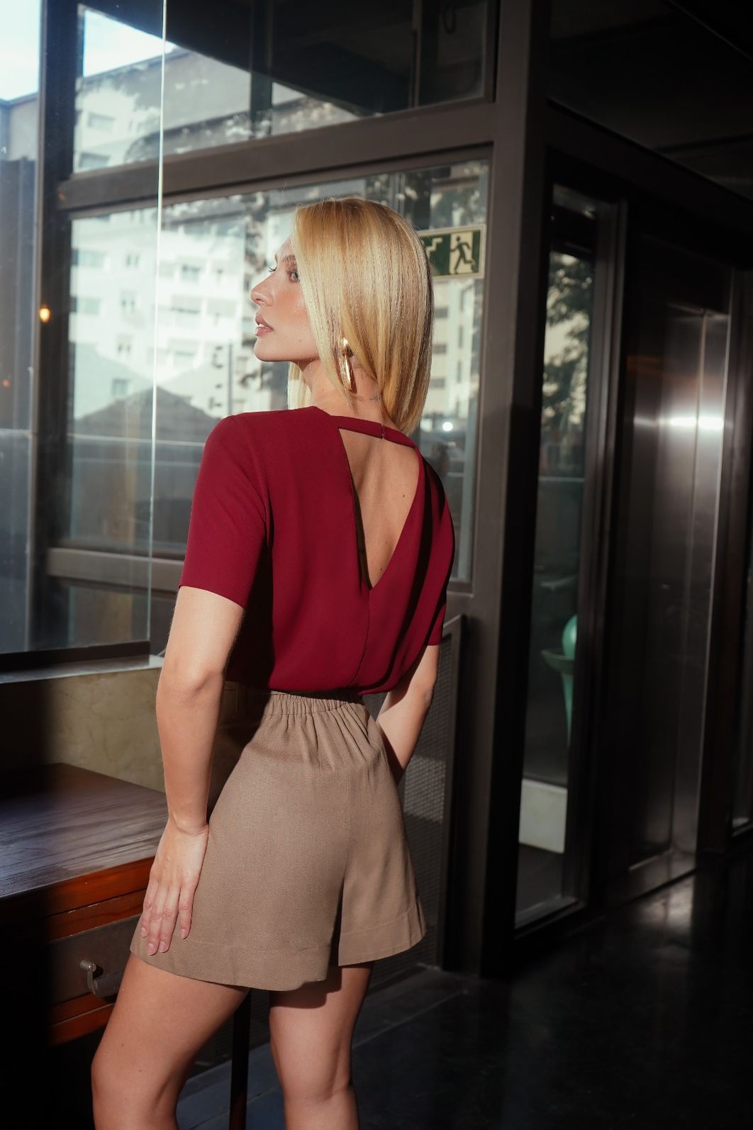 Blusa Crepe Decote Degagê - Donna Ritz Blusa Crepe Decote Degagê - Donna Ritz