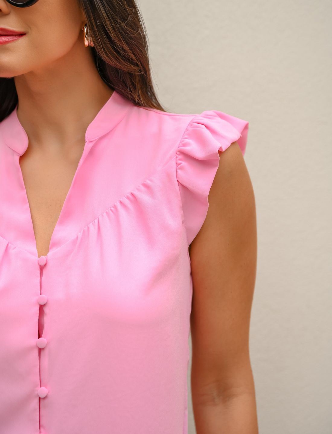 Blusa com Babados e Botões Forrados -Milalai Blusa com Babados e Botões Forrados -Milalai