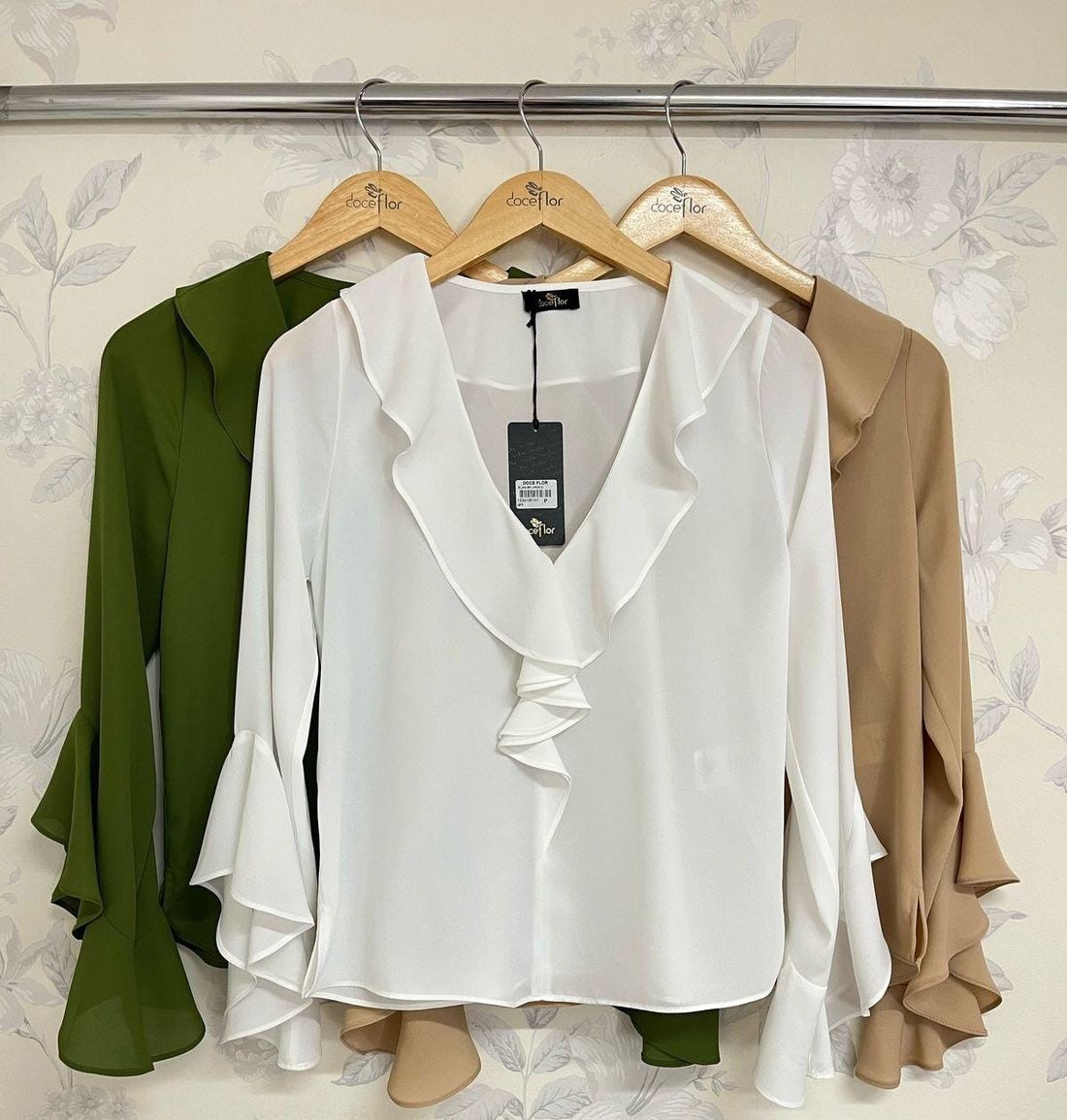 Blusa Crepe Manga Longa Com Jabots - Doce Flor