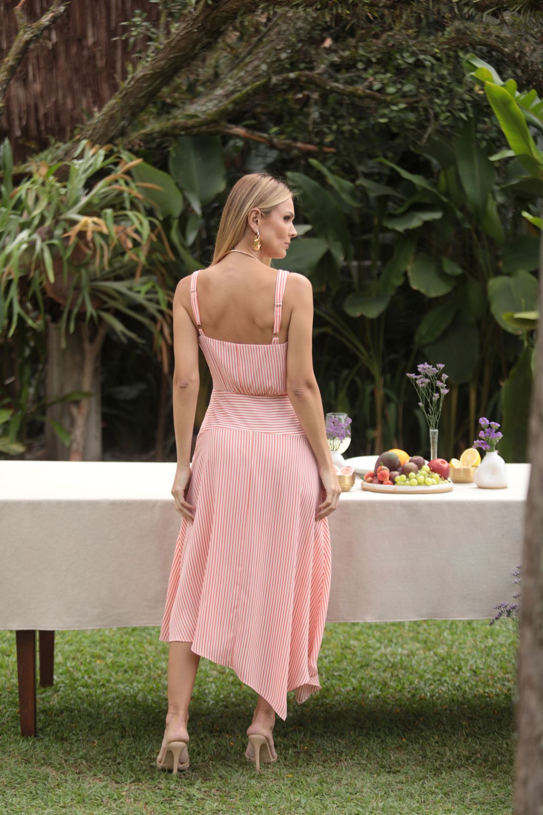 Vestido Midi Listrado Assimétrico - Donna Ritz Vestido Midi Listrado Assimétrico - Donna Ritz