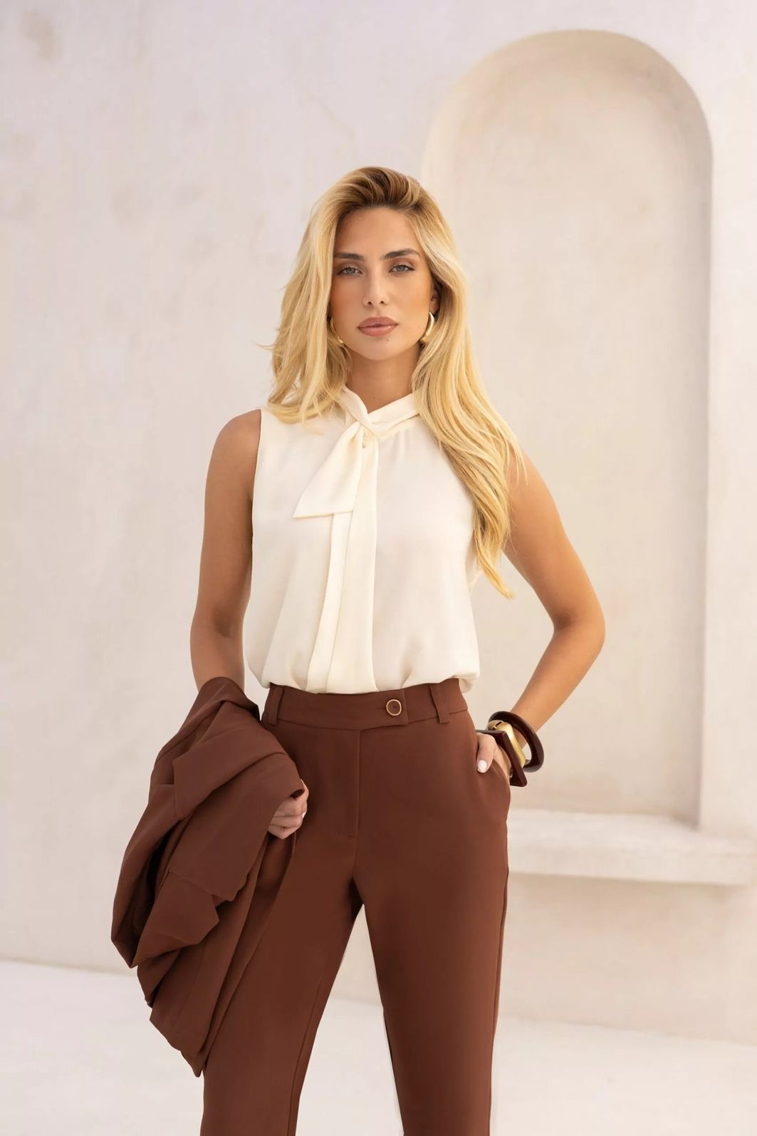 Blusa Crepe Gola Alta Camada - Doce Flor Blusa Crepe Gola Alta Camada - Doce Flor