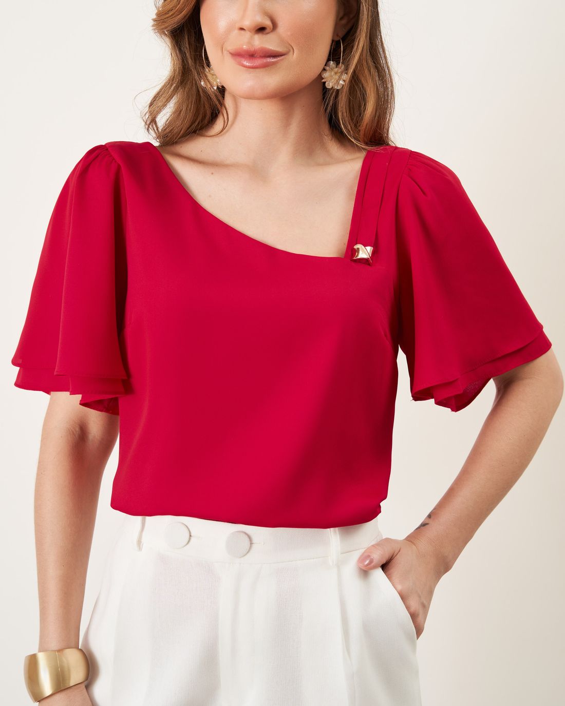 Blusa Crepe Decote Assimétrico Com Fivela - Milalai Blusa Crepe Decote Assimétrico Com Fivela - Milalai