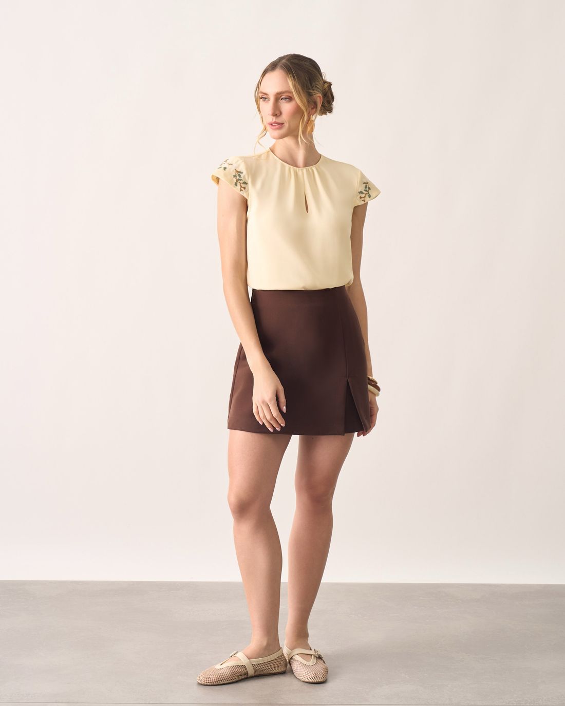 Blusa Crepe Manga Bordada - Milalai