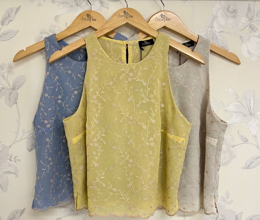 Regata Chiffon Bordado Com Barrado - Doce Flor