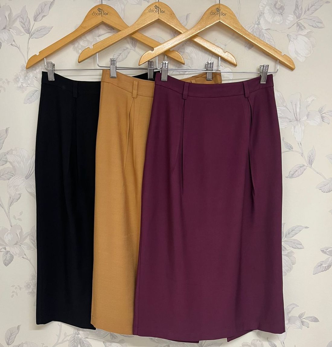 Saia Midi Com Pregas - Doce Flor Saia Midi Com Pregas - Doce Flor