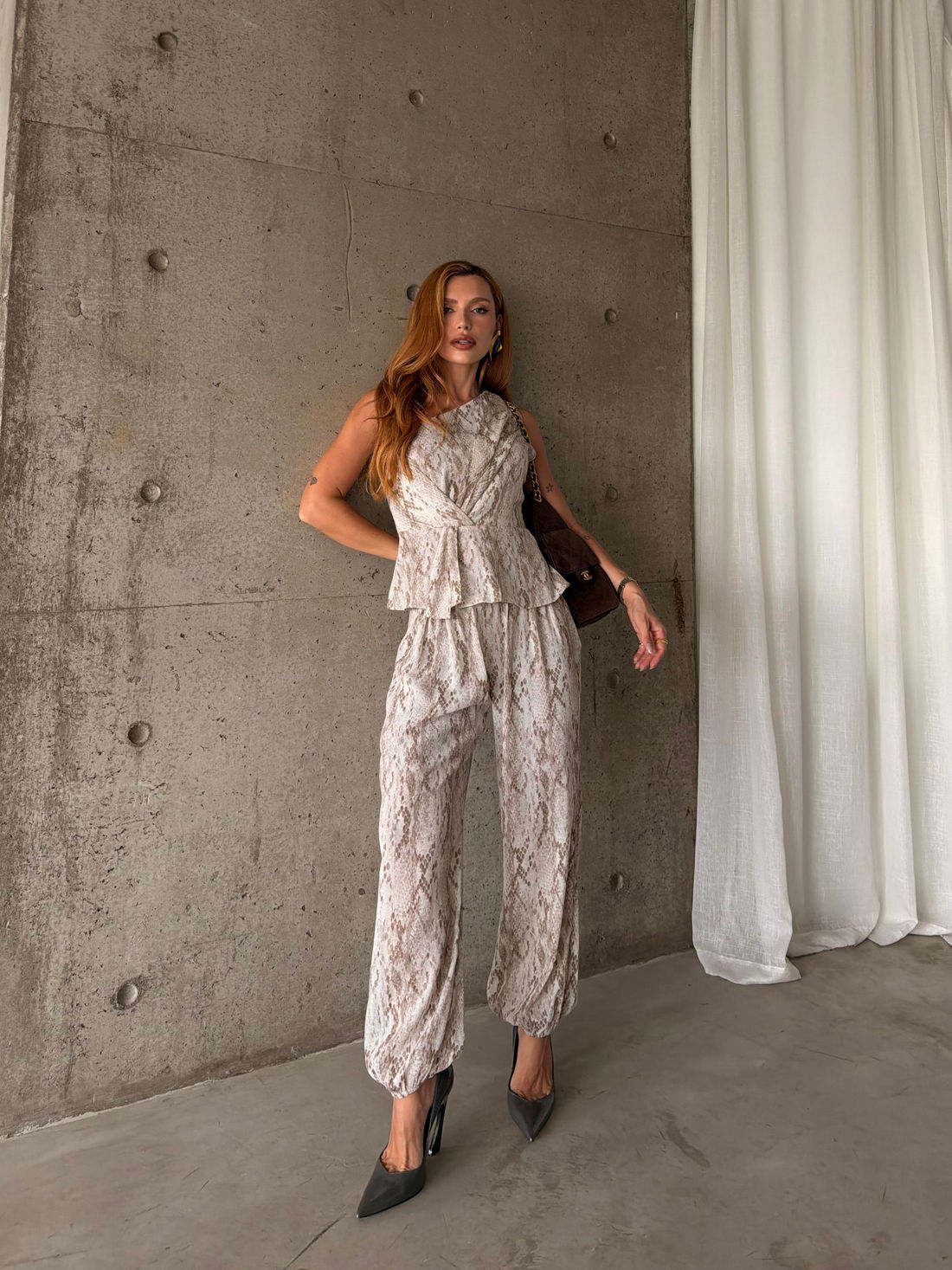 Regata Um Ombro Estampa Cobra - Donna Ritz Regata Um Ombro Estampa Cobra - Donna Ritz