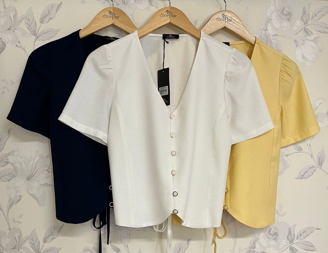 Blusa Alfaiataria Mista Manga Curta Amarração - Doce Flor Blusa Alfaiataria Mista Manga Curta Amarração - Doce Flor