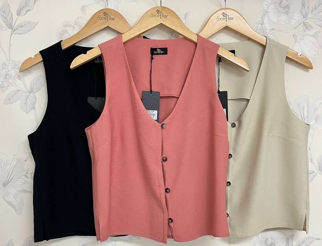 Blusa Cavada Com Botões - Doce Flor Blusa Cavada Com Botões - Doce Flor