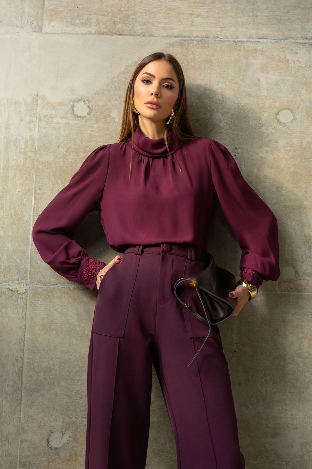 Blusa Crepe Detalhe Punho Flor - Milalai