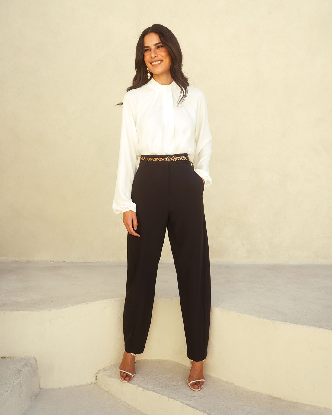 Calça Alfaiataria Barrel com Cinto - Donna Ritz Calça Alfaiataria Barrel com Cinto - Donna Ritz