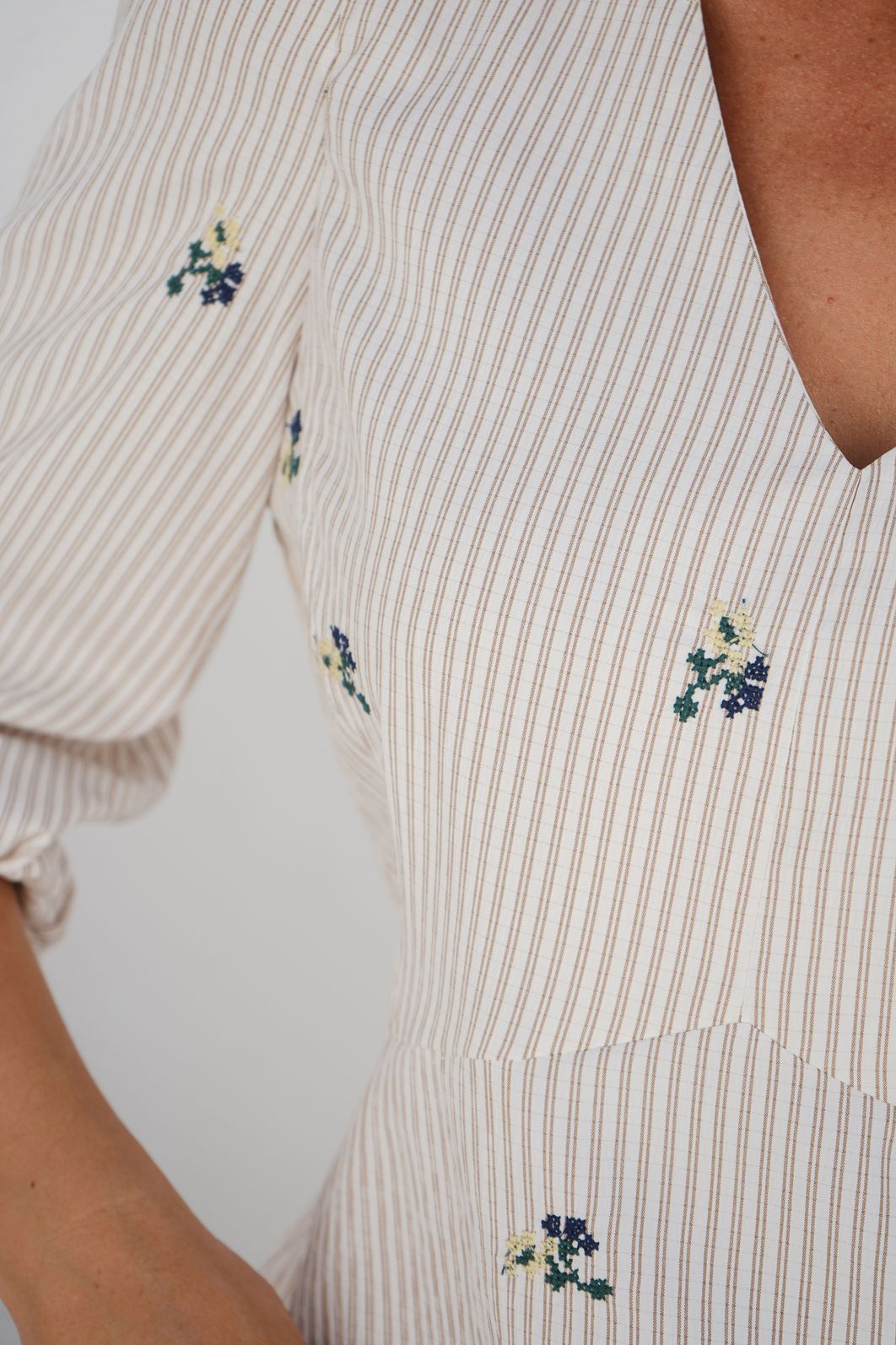 Blusa Manga Balonê Listra Bordado - Donna Ritz Blusa Manga Balonê Listra Bordado - Donna Ritz