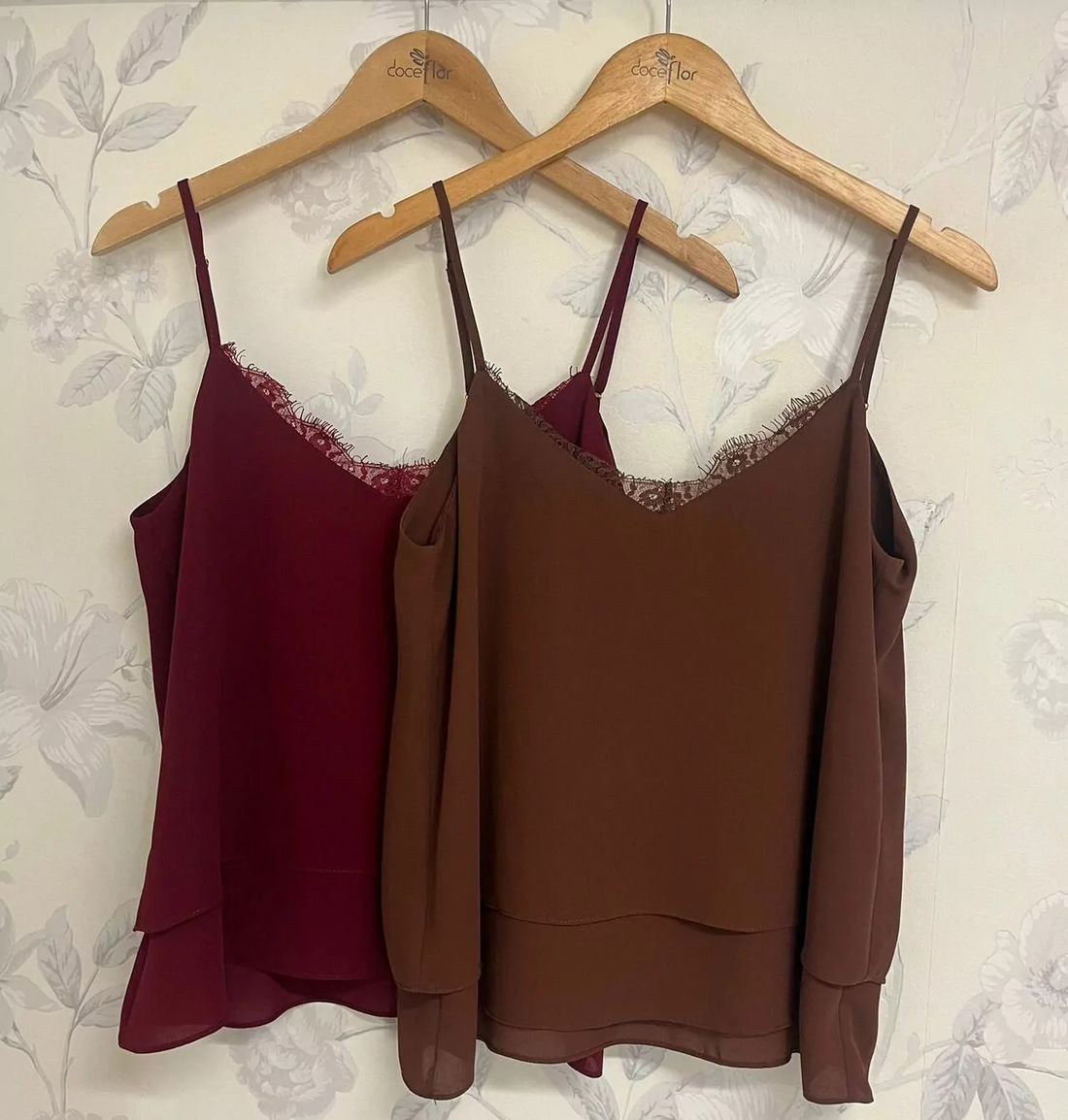 Regata Crepe Dupla Camada Decote Renda - Doce Flor