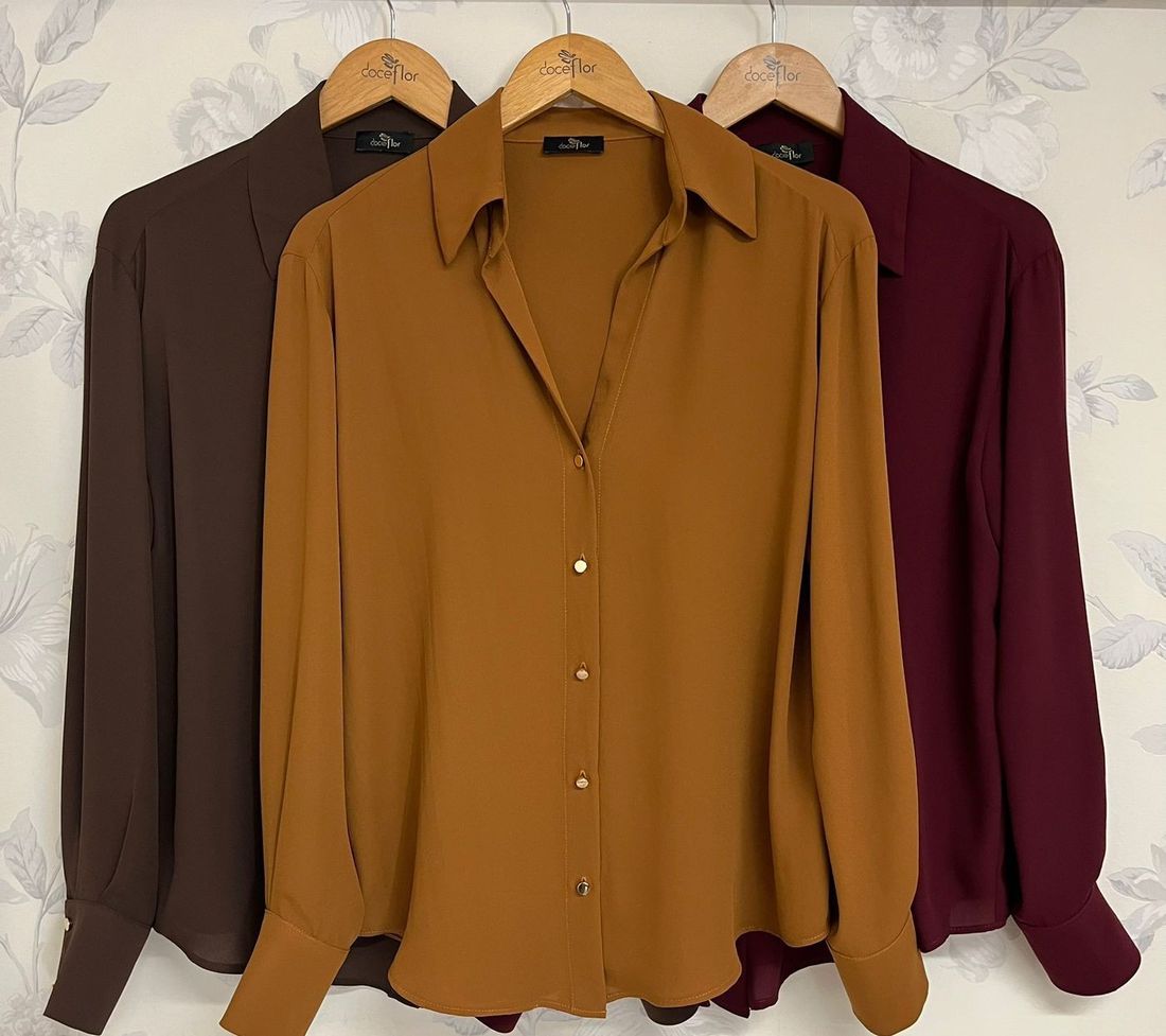 Camisa Feminina Botão Dourado Crepe - Doce Flor Camisa Feminina Botão Dourado Crepe - Doce Flor