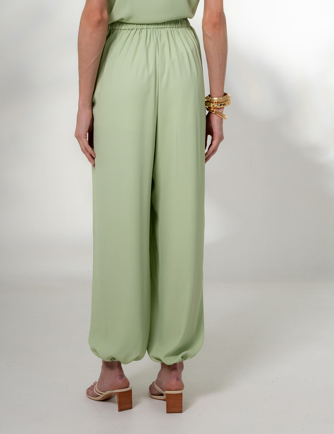 Calça Aladim Ísis Crepe - Unique Chic Calça Aladim Ísis Crepe - Unique Chic