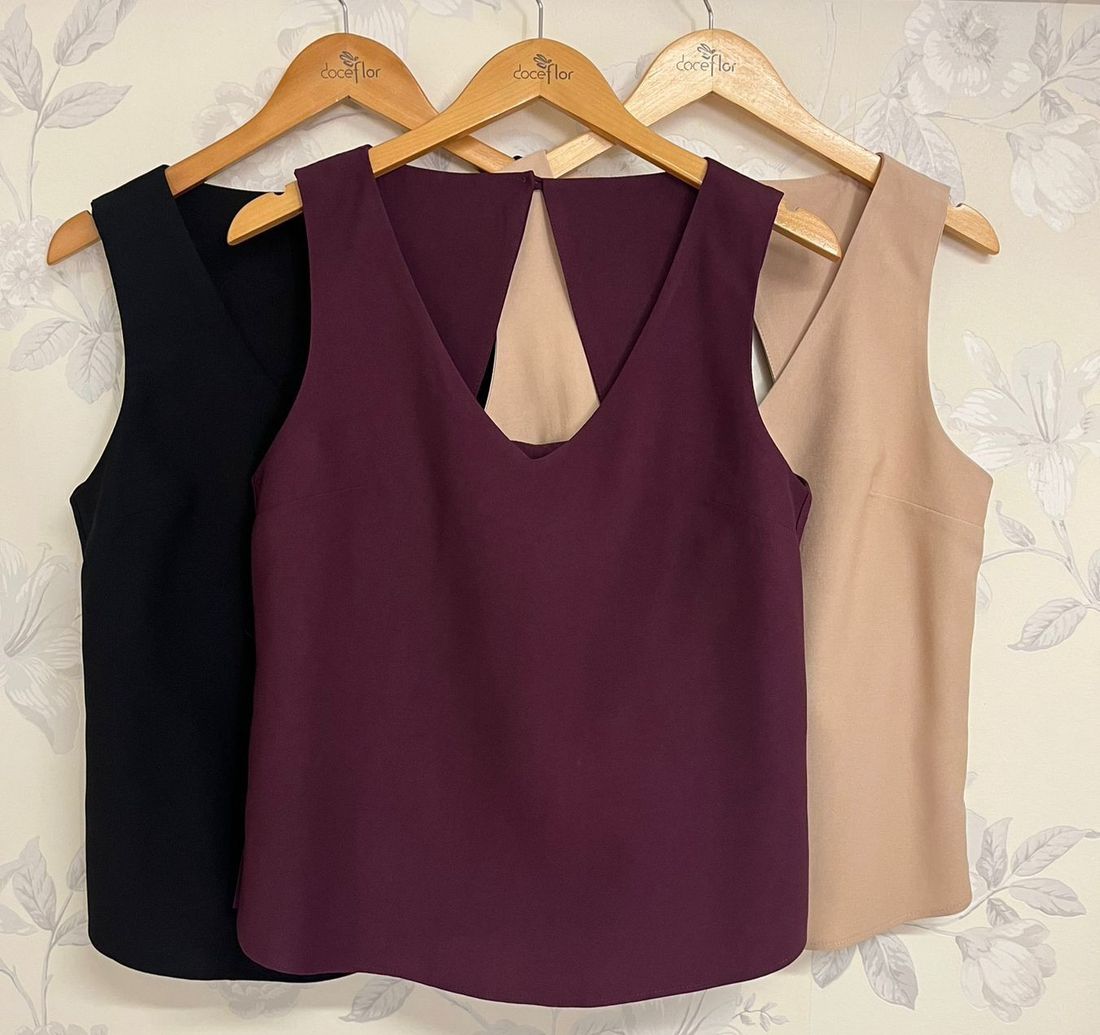 Regata Decote V Abertura Nas Costas - Doce Flor