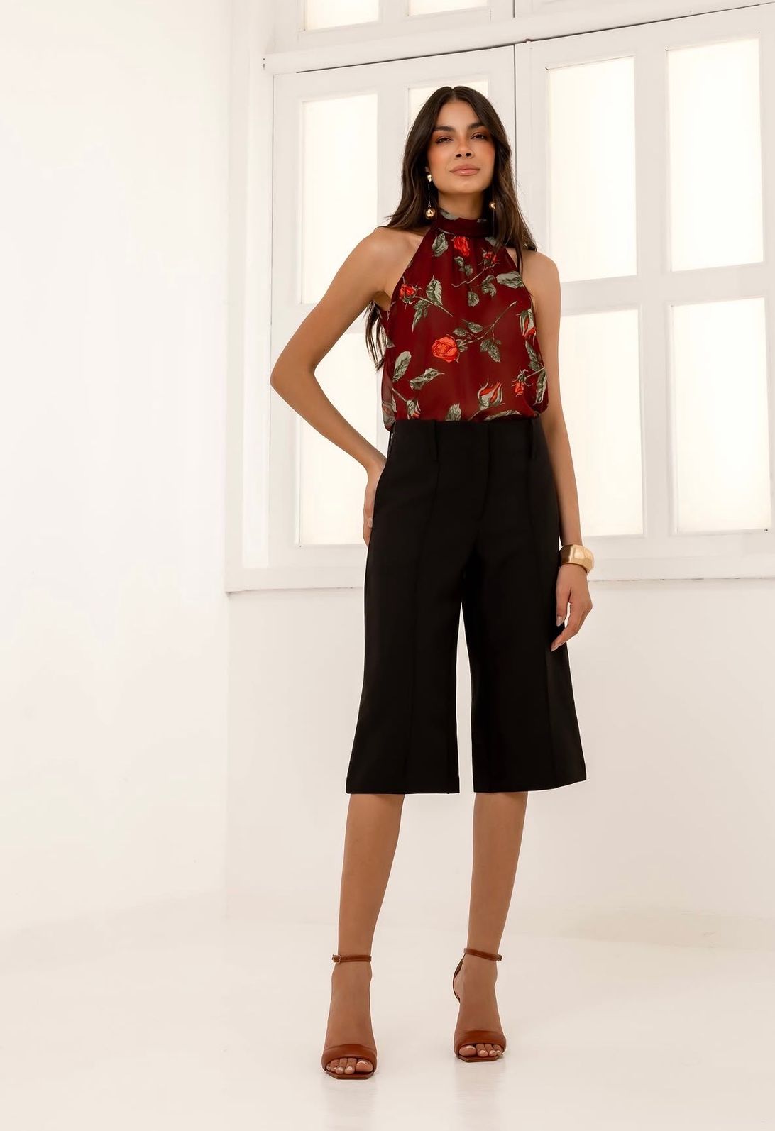 Regata Crepe Floral Gola Laço - Doce Flor Regata Crepe Floral Gola Laço - Doce Flor
