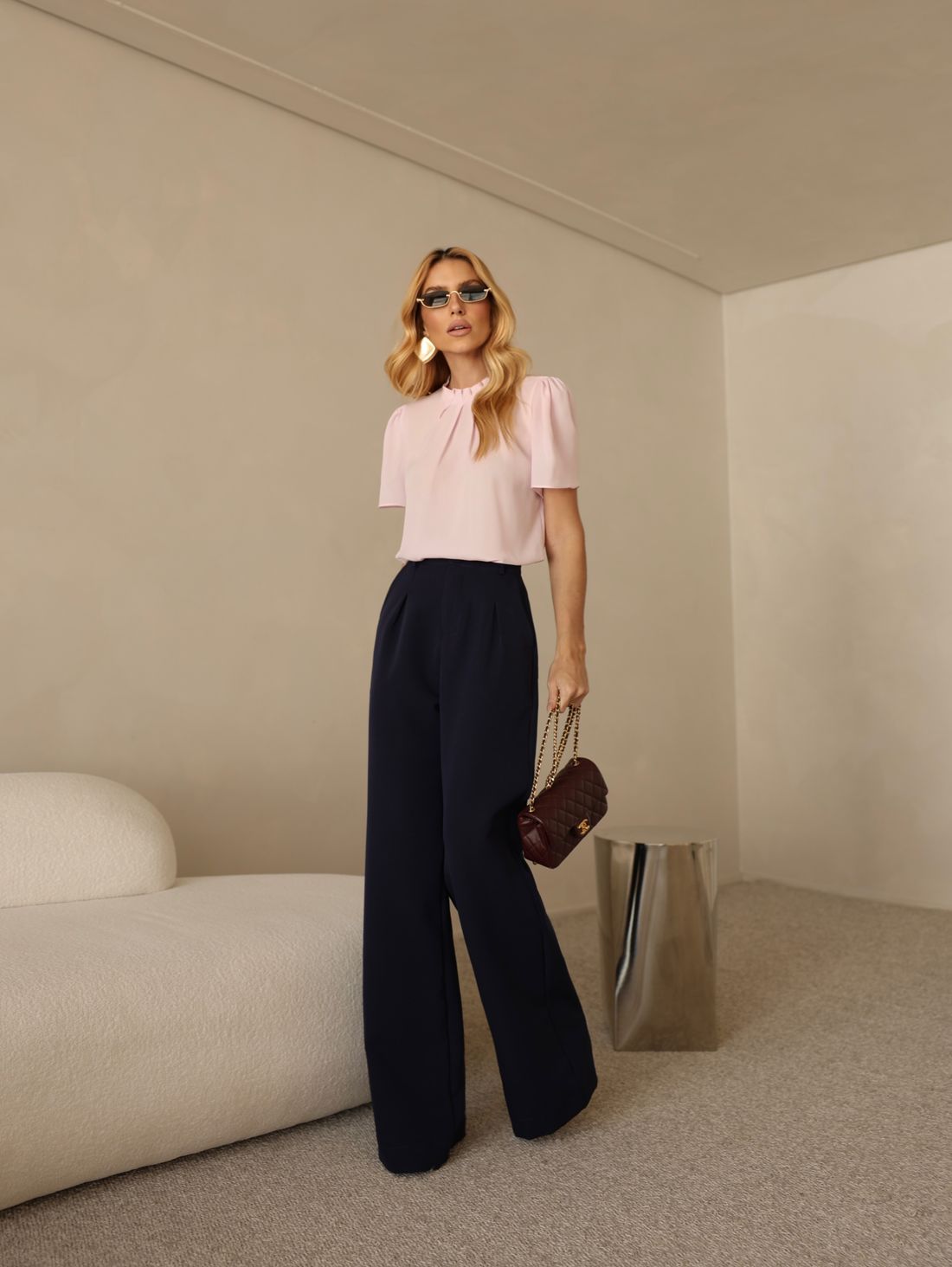 Blusa Feminina em Crepe GGT com Gola Alta e Pregas - Milalai Blusa Feminina em Crepe GGT com Gola Alta e Pregas - Milalai