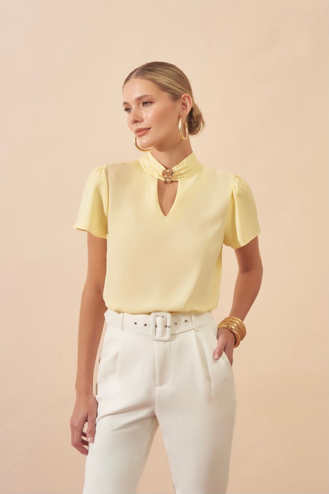 Blusa Fivela Dourada Gola - Milalai Blusa Fivela Dourada Gola - Milalai