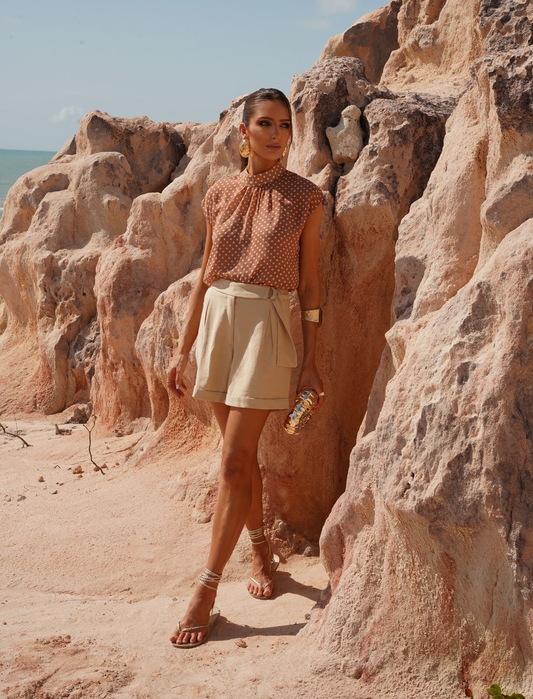 Blusa Poás Gola Alta Pregas - Doce Flor Blusa Poás Gola Alta Pregas - Doce Flor