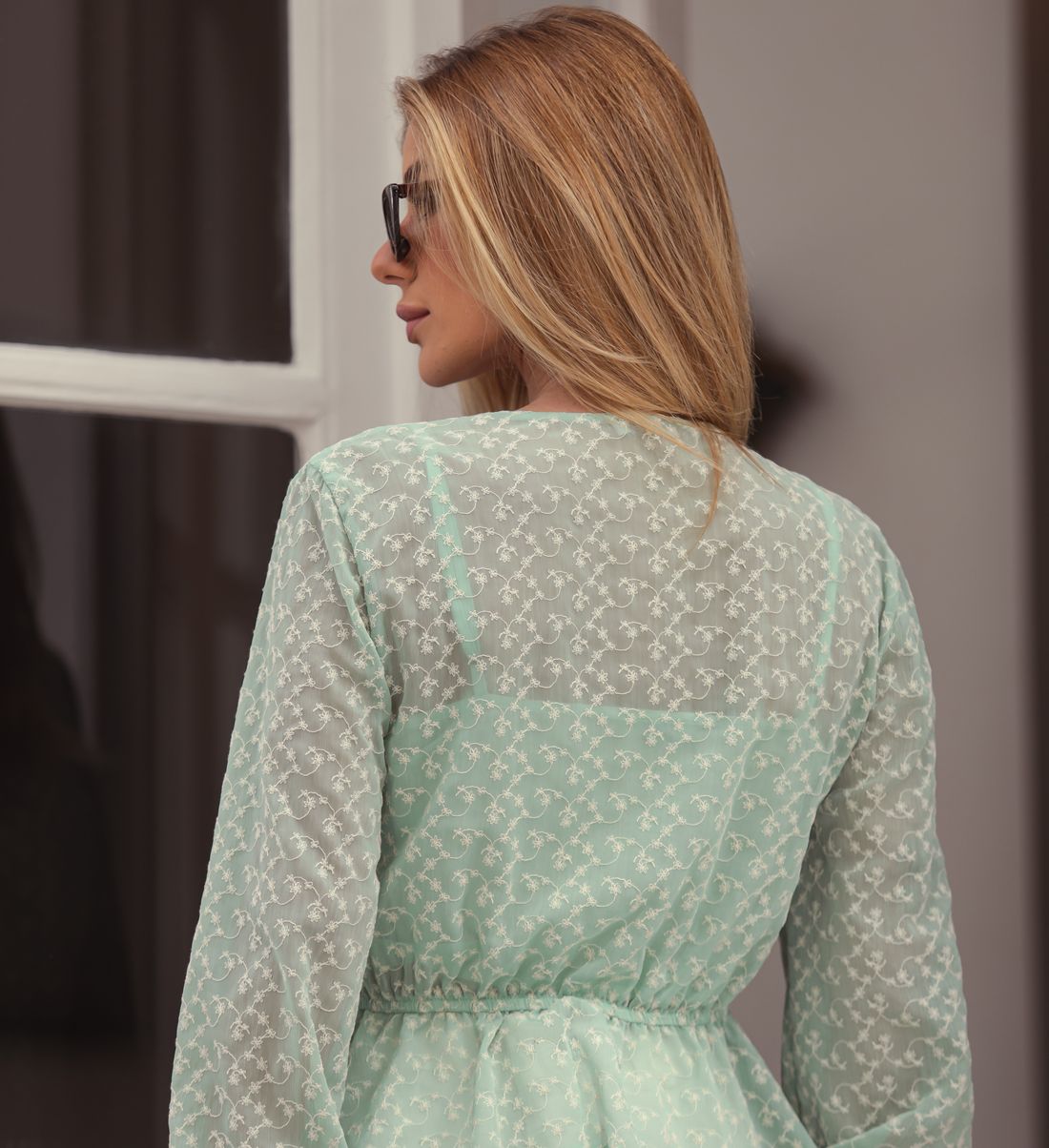 Blusa Transpasse Yoryu Bordado Manga Longa - Donna Ritz