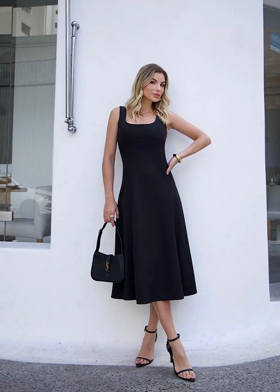 Vestido Alça Larga Evasê Com Recortes - Doce Flor