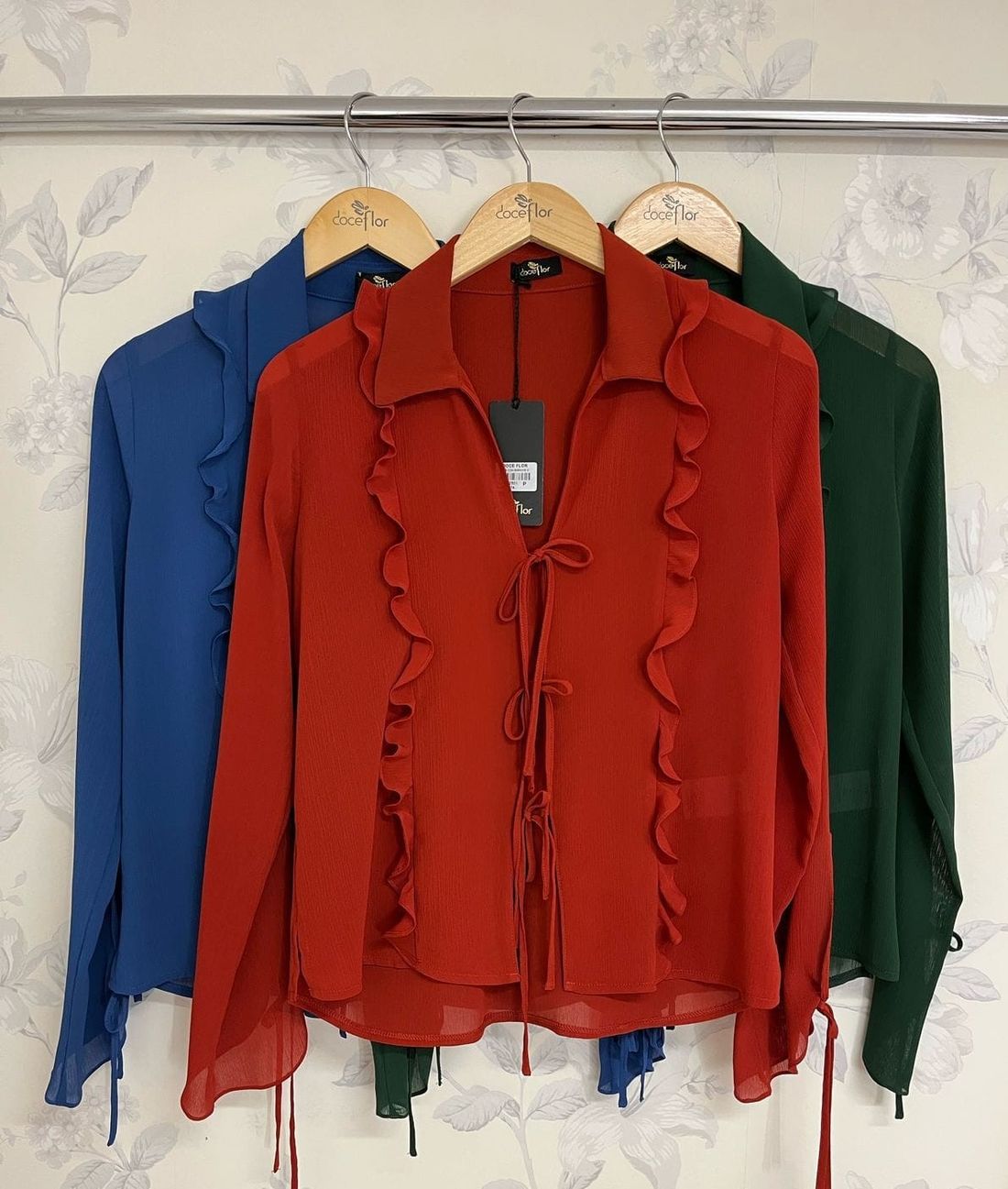 Camisa Crepe Com Babados e Amarração - Doce Flor