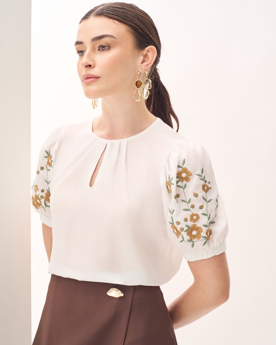Blusa Crepe Manga Bordada - Milalai Blusa Crepe Manga Bordada - Milalai